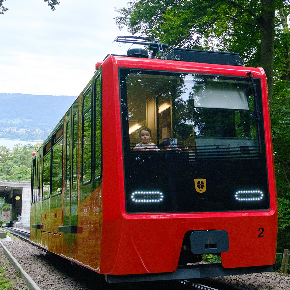 12 milani design consulting Agentur Zurich transportation Dolderbahn VBZ aussendesign innendesign
