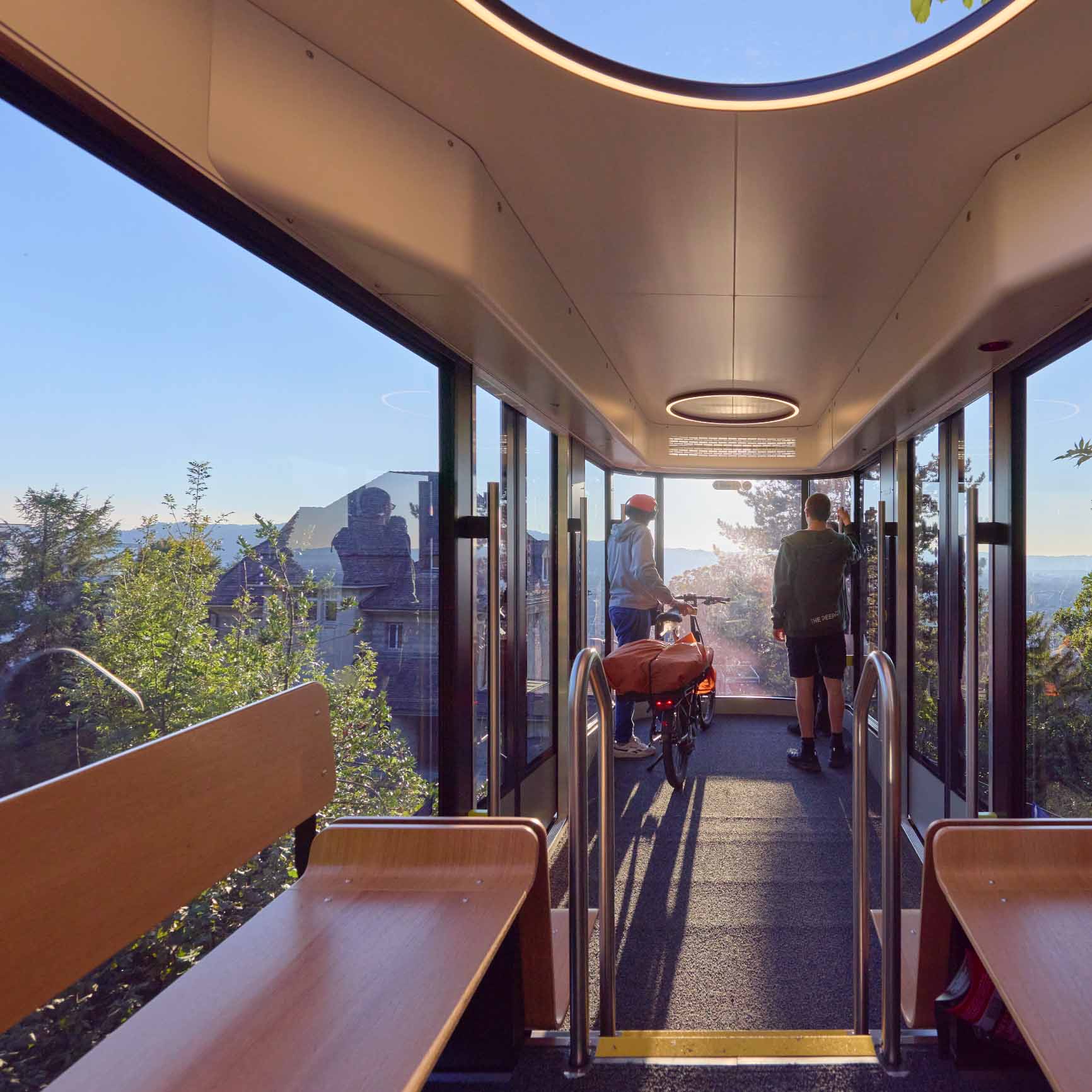 VBZ Rigiblick Seilbahn Milani Design Designagentur Industriedesign Transportationdesign Zugdesign Innendesign Aussendesign Deckenlicht Aussicht