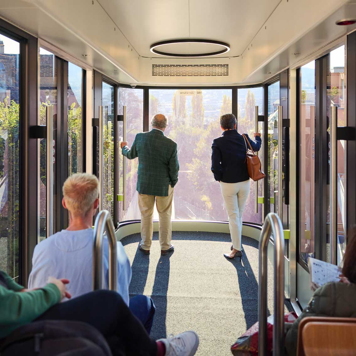 VBZ Rigiblick Seilbahn Milani Design Designagentur Industriedesign Transportationdesign Zugdesign Innendesign Aussendesign Deckenlicht Glas Licht v2